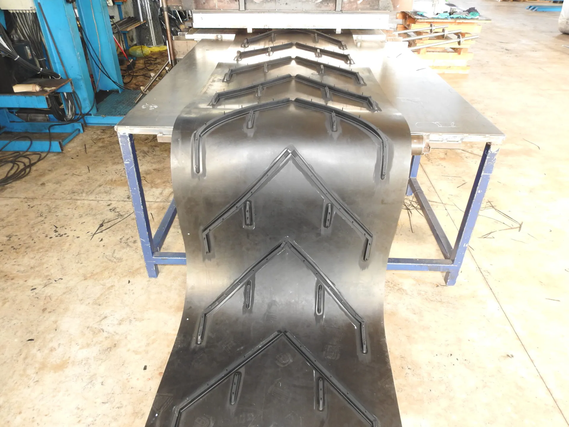 Stampi Fuoristandard Per Nastri Trasportatori